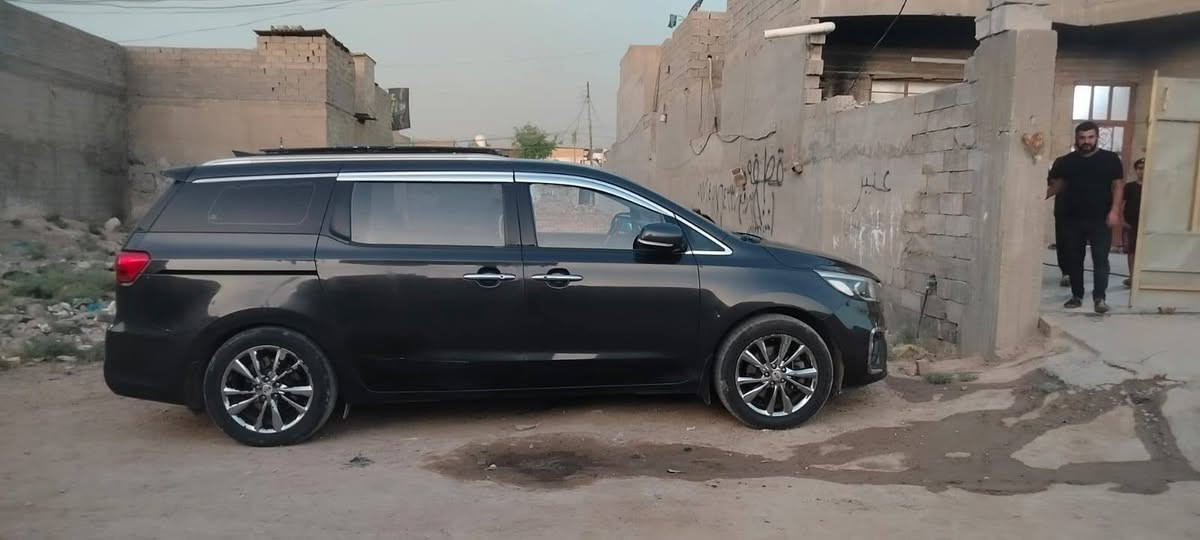 السلام عليكم كيا كرنفال للبيع 2019
وارد كوري كاز ديزل مكينه مسكر2200
تيربو ادبلو بيها ضربه بل عراق تكمه وباب
موجوده بسونار حداديه جديه تايرات نضيفات
داخل جلد 9راكب تبريد تدفئه بل كشنات
منفذ USB يم كل كشن بيبان كهربائيه بس
باب واكف السلايت تبريد 3قطع تبريد خلفي
منفصل لايت الناصي زنون والعالي اصفر عادي
كشافات ضبابيه بك لايت لد مكينه قبل شهر 
شادينها جديه بل باكيت وكير جديد ادامه
جديده مراوح جوينات جوزات راديترات
جاهزه ما نقصها شي مكان بغداد حي البتول
السعر 160 رقم بغداد مشروع تتحول ب اي مكان
رقم الهاتف ***********
