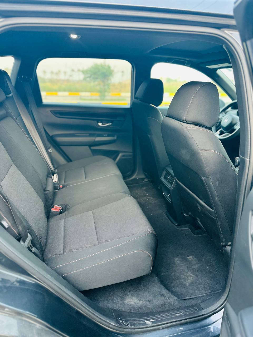 بسم الله الرحمن الرحيم 

السلام عليكم هوندا Crv sport 
مرقم بغداد 
سياره سليمه بدون اي قطعه ولا قطعة صبغ بالسيارة سياره جديده بمعني الكلمه من كلشي جاهزة 
السيارة ماشية 31000
السعر220 وبيها مجال قليل
رقم 

***********
