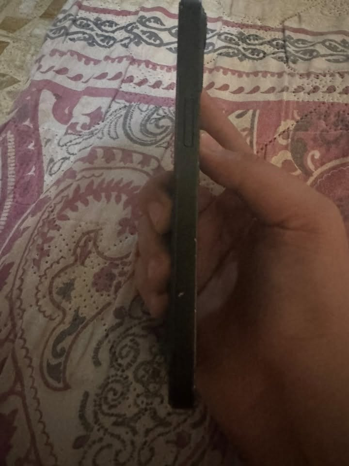 ايفون ١٣ عادي للبيع التلفون كلشي ما مبدل بي بس الضهر والشاصي بي خدوش بسيطه تروح من تخلي كفر وشوف الصور مكاني بغداد الدوره سعر 325 وبي مجال بسيط
للتواصل ***********
