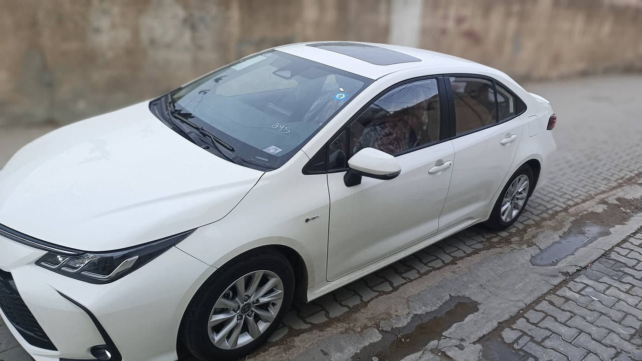 للبيع كورلا هايبرد 2025 ماشيه 3000كيلو متر
فول فول مواصفات  سلايد فتحة سقف 
مواصفات
بصمة
فتحة
دخول ذكي
كامره خلفية عدستين
رادار
ابل كار بلي
نظام نقطة عمياء
نظام تحكم ستيرن
نظام تحديد مسار
توقف ذاتي
اوتو هولد
جام اوتو
قطعتين تبريد
شاشة ديجيتل
شاشة كبير
تحكم اوامر صوتيه
كشنات جلد
سايد بريك بصمة
3 انضمة قيادة (ايكو،نورمال،سبورت)+الهايبرد

مكفوله كفاله عامه 
مكاني بغداد 
***********
