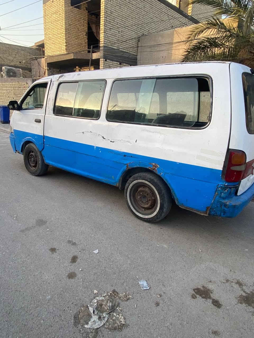 سيارة للبيع موديل ٩٦ منتهية سنويتها ب٢٠٢٢ ، ما عليها اي ضريبة ولا رسومات صافية ، ٣٥ ورقة وبيها مجال للشراب لرقم ***********
