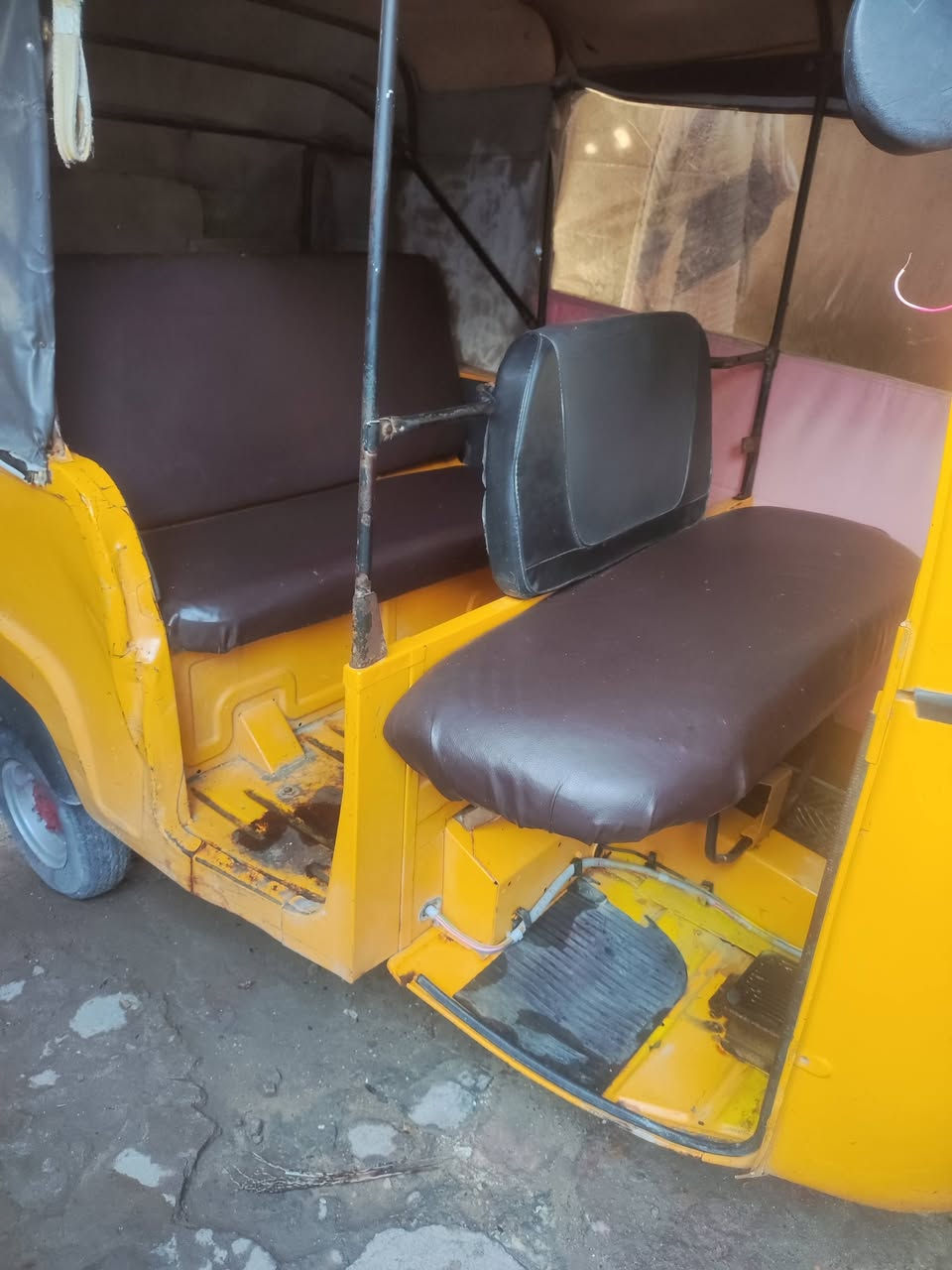 سلام عليكم تكتك بياجو موديل 18 مكينه ما مفتوحه بلاديه وناعمه كهربائيات كله شغاله تكتك ما عايزه شي جاهزه وحلوه گبل لشغل مكاني كربلاء لشراي يتصل وهلا بي *********** لسعر 2 و200 مليونين و200 و بيه مجال
