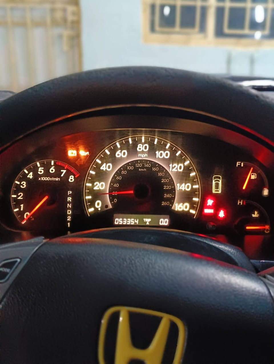 السلام عليكم للبيع او مراوس هوندا ٧ راكب أودسي موديل ٢٠٠٧ مكينه وكير افلون تخم تايرات جدد الباتري جديد مقعد السائق كهربائي اهواي بيها مواصفات هذا رقم صاحب السيارة *********** وات ساب
