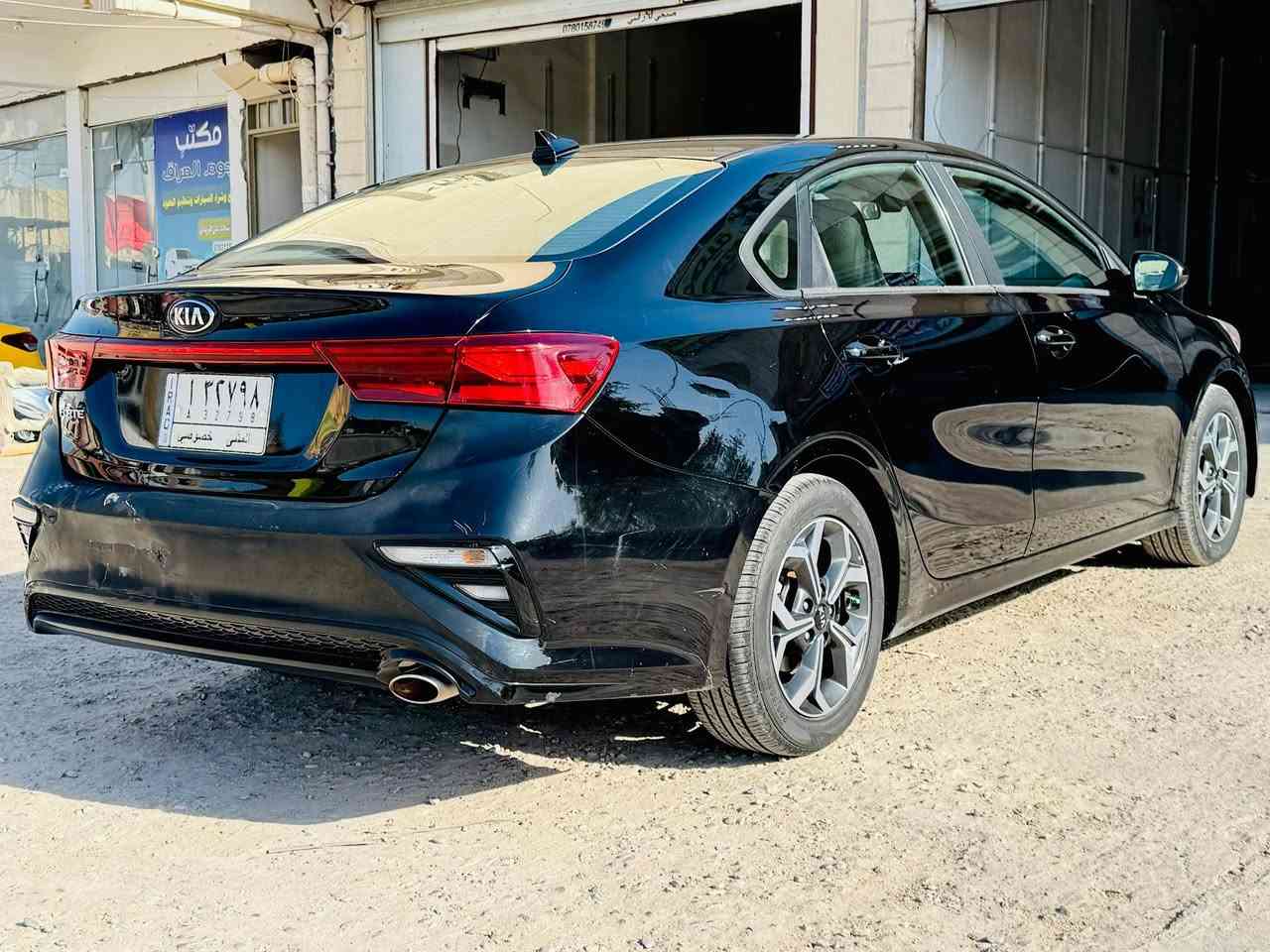 سلام عليكم كيا فورتي 2020 واريد أمريكي للبيع  حادثها بنيد وقطعتين كلير فقط ماشيه 85 الف كير AT المرغوب مكينه2000 سياره جاهزه من كلشي تبريد حداديه تخم تاير كله جديد وشرط  رقم مثنى باقي ٦ تشهر وتصير حره تريد وكاله اسويلك سعرها 115 وبيها مجال للشراي للاتصال *********** مكان السياره السماوه
