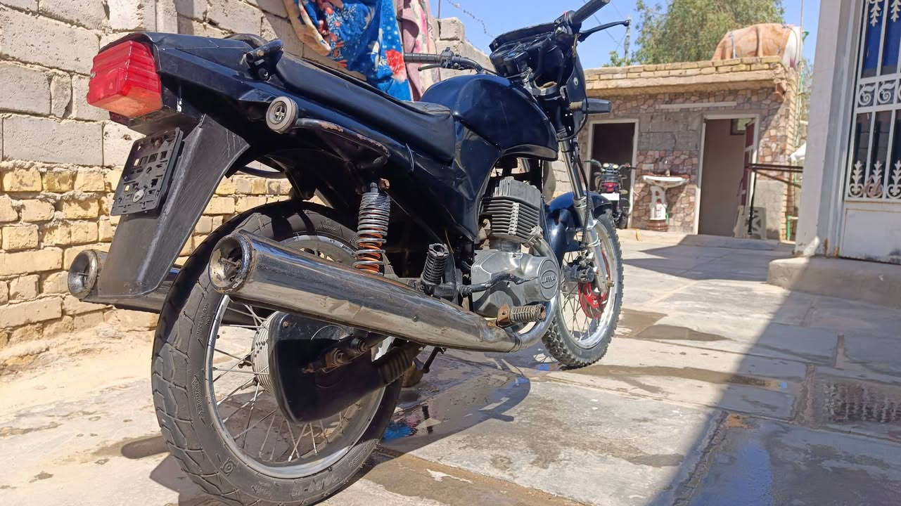 دراجه جاوه للبيع تخم تاير جديد شغاله كل كهربائياته 
سعر 550 وبيه مجال ***********
