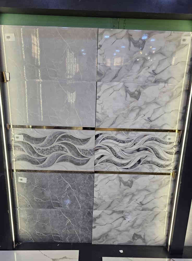 #السرحان_للديكور_والسيراميك 

كل أسبوع موديلات جديدة 

وجبة جديدة من السيراميك الجداري 
شركة برديس Paradise
 شركة أطلس Atlas
شركة فرح Farah
شركة مريم Mariam

🔹 القياس: 30×60
🔹 عجينة بيضة فول كواليتي 
🔹 قياسات مضبوطة 100%
🔹 نوع الاستخدام: جوكر (حمامات – جدران – مطابخ) 🛁🍽️
🔹 جودة عالية ولمسة فخامة لأي مكان 

موصل ناحية القيارة الشارع العام قرب السيطرة الشمالية 

*********** سفيان 
*********** سرحان 
*********** امجد ابو صالح
*********** اسامة
