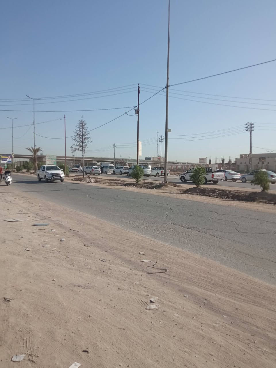 سلام عليكم قطعه نص دونم طابو صرف للبيع مباشر على الشارع العام  مقابل مستشفى القاسم  تحتوي على كراج واربع محلات  مجاوره إلى مجمع المطراوي  للاستفسار اتصل***********
