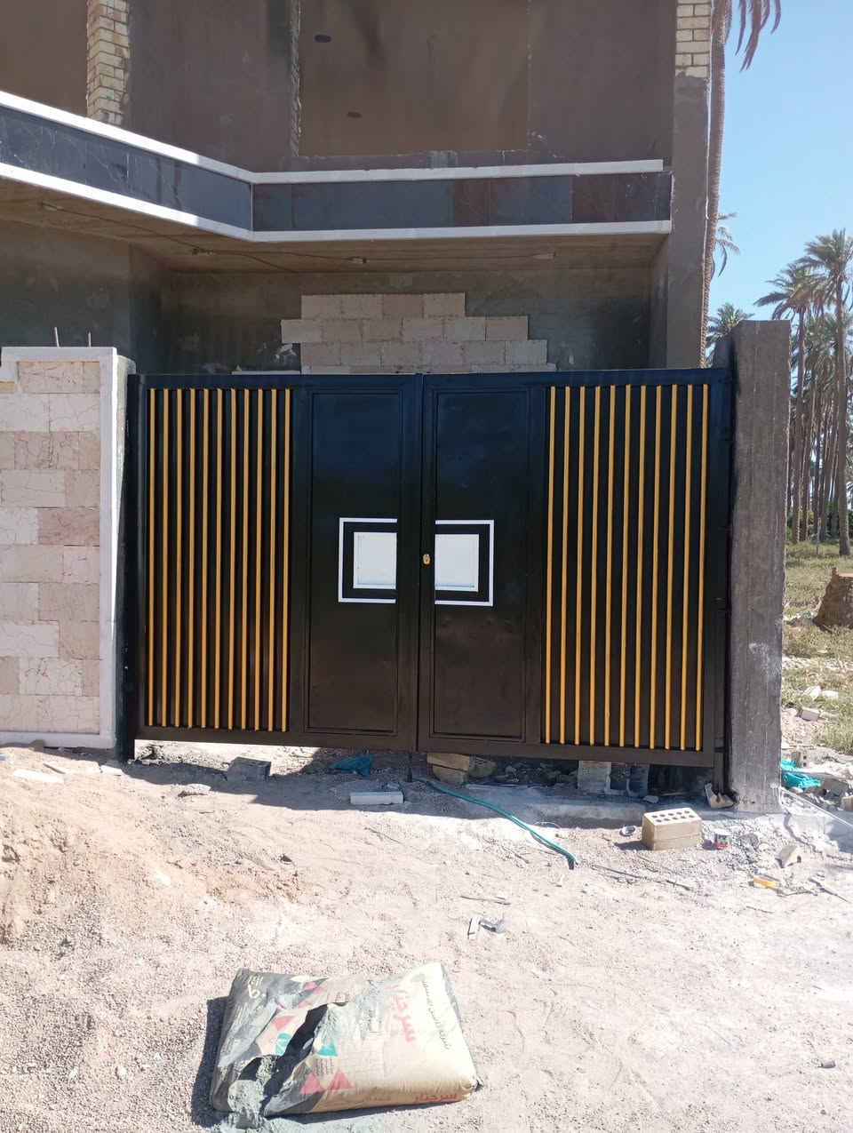 ابو عباس  الحداد لكافه أعمال الحداده سندويج بنل بوب بديل خشب محجرات كيه شبابيك انتصل وتدلل
***********
