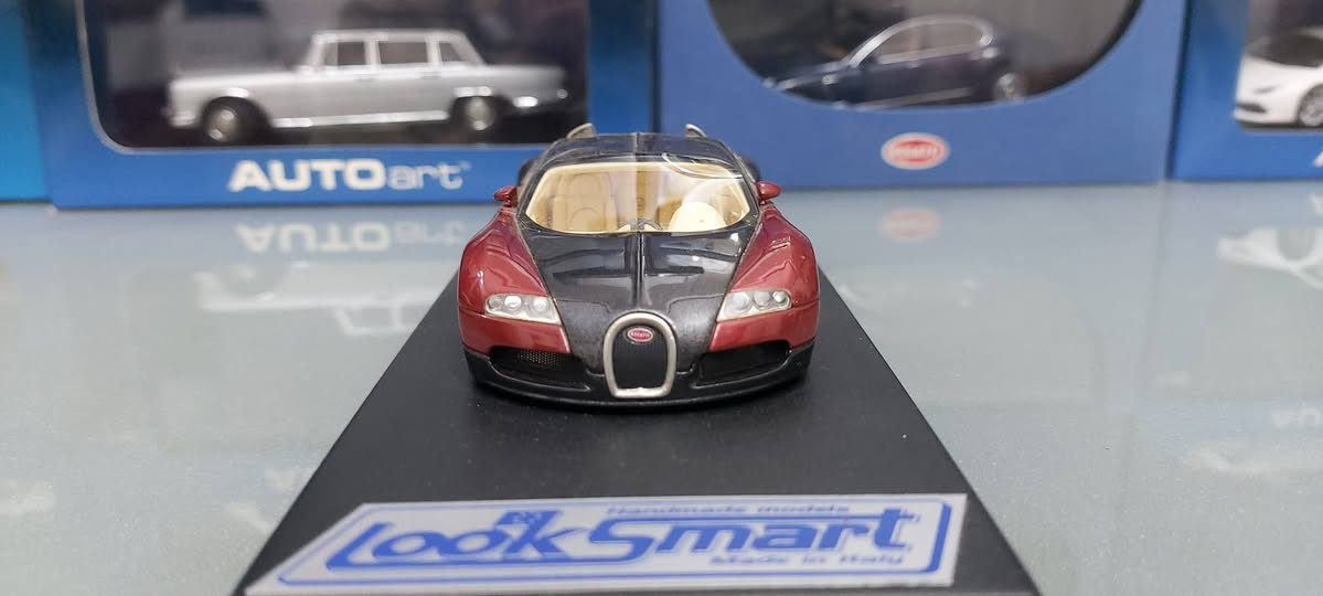 BUGATII  VEYRON LOOK SMART 1/43
RARE MODEL  - Uesed
messenger only


**إذا كنت صاحب هذا الإعلان وتريد حذفه لأي سبب، رجاءا أرسل رسالة إلى الدعم الفني**