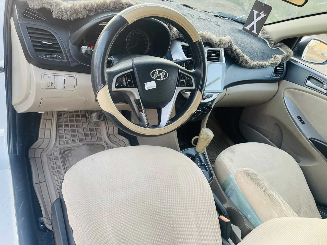 أكسنت 2017 للبيع او مراوس
خليجي رقم سليمانية  بأسمي السيارة بدون صبغ ماشية 120 الف  .محرك 1400
سعر 105 ورقة و بي مجال 
***********
غير متواجد على الفيس
