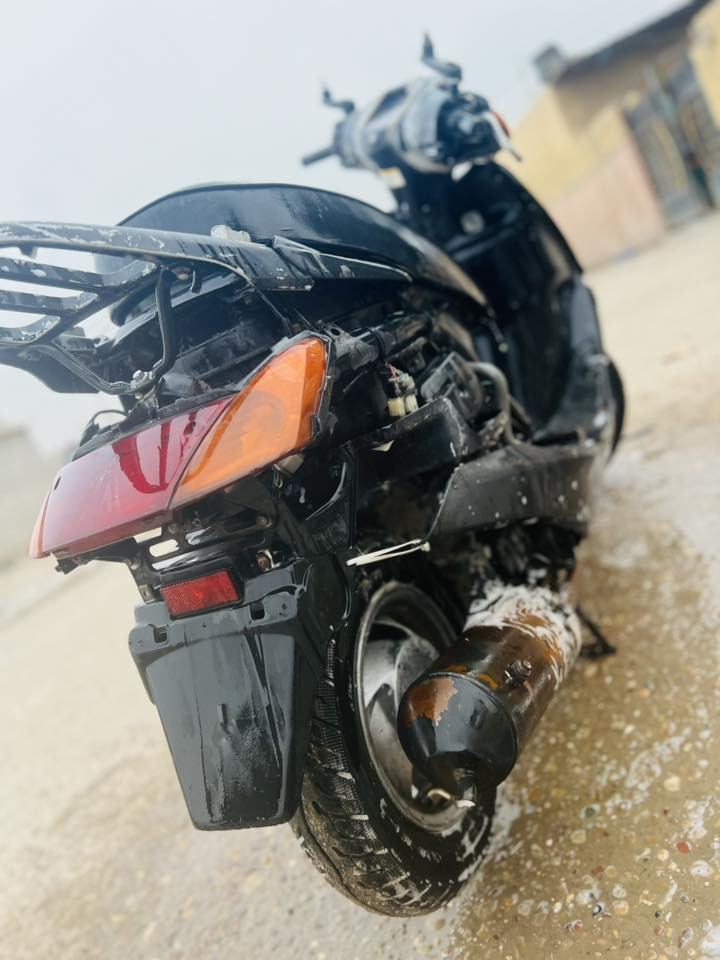 السلام عليكم سبيسي 100مراوس  بسكنس شحن فقط دراجه خير من الله مكينه مفشوكه كشره حلو بين شلعه  ومعدل تشك الكاع  هندر واحد تشتغل نقصه السلف ما اعرف شبي بس عل اكثر باتري مكاني زعفرانيه الهاتف ***********
