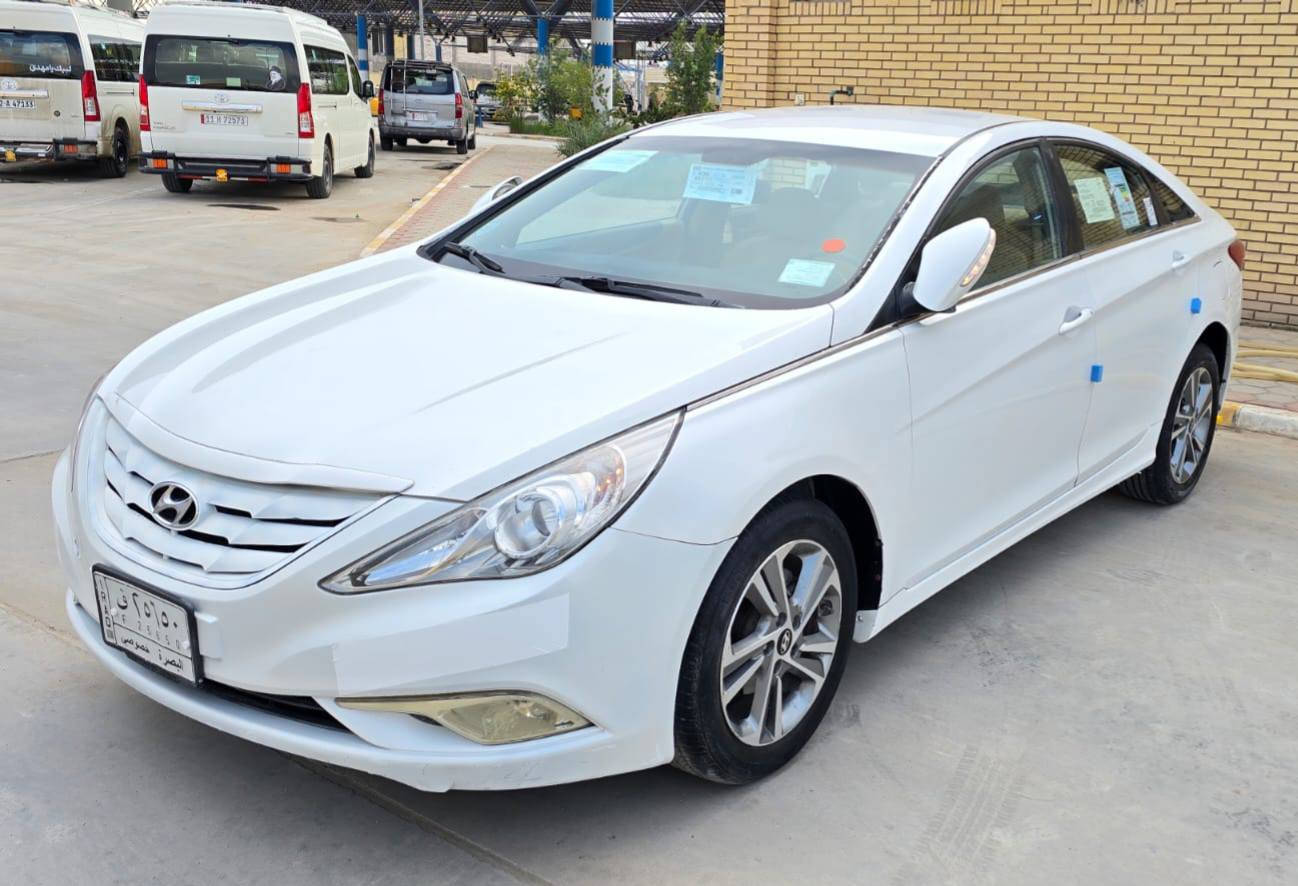 السلام عليكم ورحمة الله وبركاته 
هونداي سوناتا 2011 خليجي محرك 2400 شرط مامفتوح 
بيها باب رش تجميل شرط بدون ضربة واسفل الهلال باقي كفاله ضربة وصبغ وتبديل رقم بصرة تحويل مباشر سنوية جديدة لغاية 2029 مشروع وطني كير ومحرك كفالة من الفتح والتبخير وتبريد ثلج تدفهه شغالة حدادية جاهزة كهربائيات وتخم تاير ودواخل وضع الشركة السعر 113 
ملاحظة سيارة احلى من الصور 
العنوان ناصريه قرب كراج بغداد 
للاتصال {***********}
واتساب {***********}
