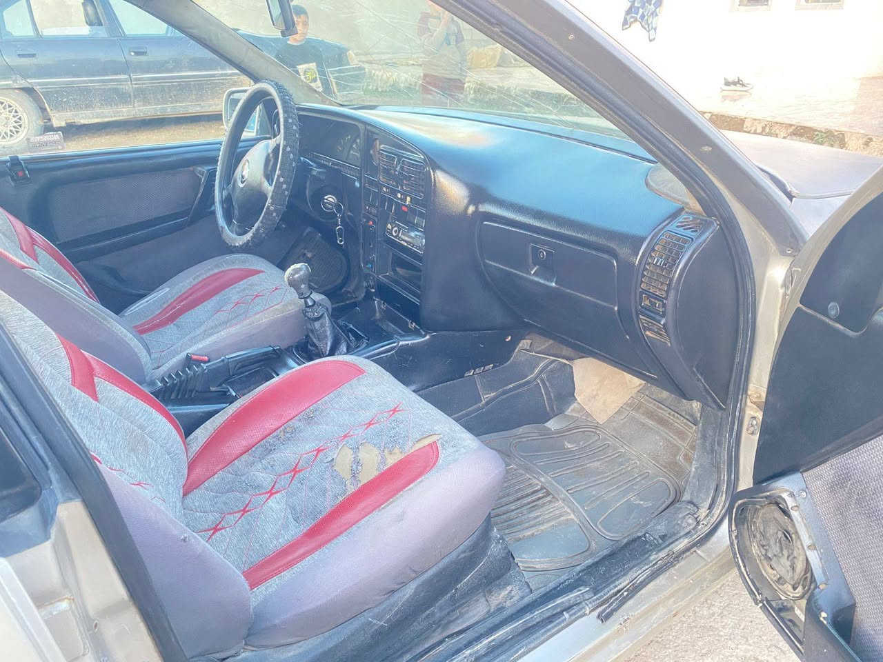 اوميكه حجم 20موديل 91رقم نينوى اخضر شرط تحويل سياره جاهزه حلوه شرط مابيه صبق***********
