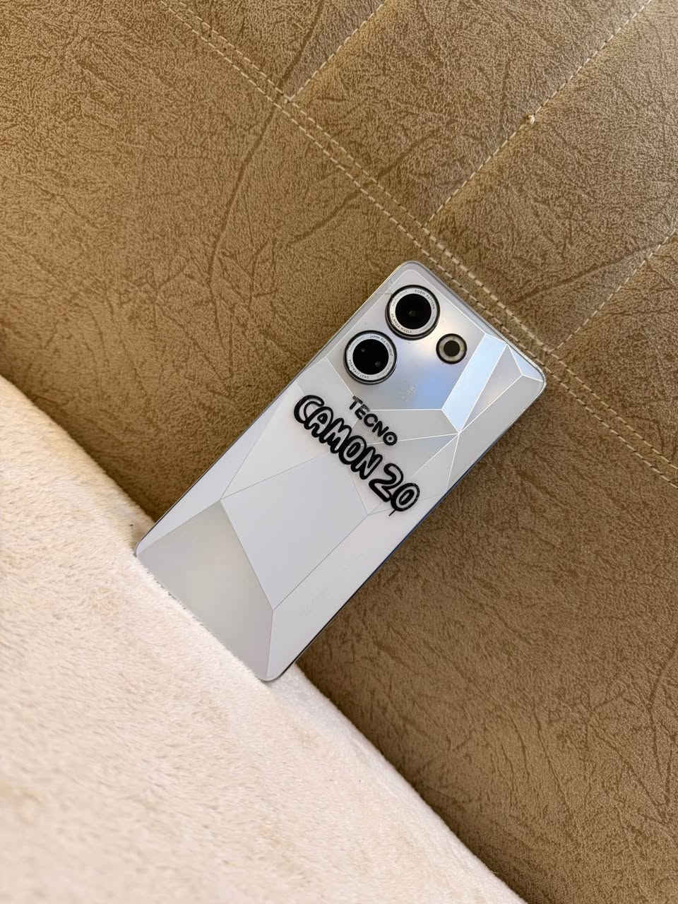 تكنو كامون 20 برو 
ذاكره ٢٥٦ 
كلش نظيف 
التلفون مكفول من اي خلل أو اي عطل شرط الفحص السعر 175 وبي مجال بسيط 
المكان ناصرية 
مدينة الصدر 
*********** الشطره, ذي قار
