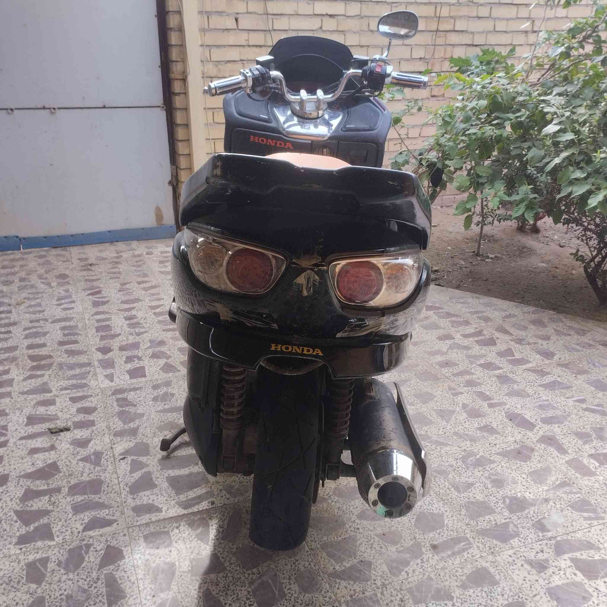 السلام عليكم فورزا 08 للبيع اوراق بأسمي مجفتة جديد فيتبم جديد واتربم جديد جبن واتربم جدد كلجات جدد كلج الامامي مال عمية قايش جديد بصمة باتري جديد بيها خربطة بالجويتر مرات ايخربطها من تشتغل الدراجة موجودة بالعمارة


**إذا كنت صاحب هذا الإعلان وتريد حذفه لأي سبب، رجاءا أرسل رسالة إلى الدعم الفني**