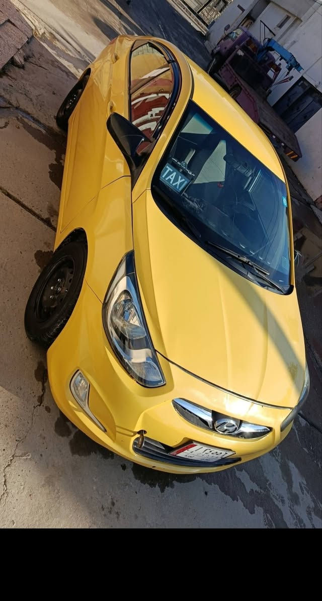 اكسنت مضلع ٢٠١٧
مكينة ١٦
كير ايتي AT المرغوب 
نضام Eco اقتصاد بانزين 
امريكي مبدل بيها بوند وجملغ 
السعر ٩٤ وبيها مجال 
***********

***********
