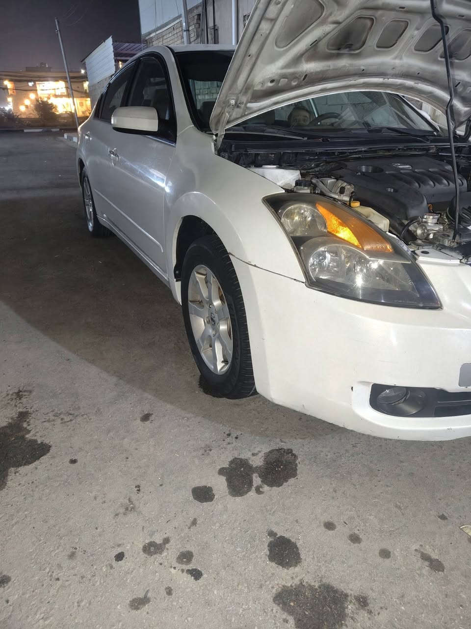 سلام عليكم
نيسان التما خليجية بدون حادث فقط صبغ حزام جماليه موديل 2008 رقم بغداد دولي لون ابيض السعر 78 للايتفسار 
***********
