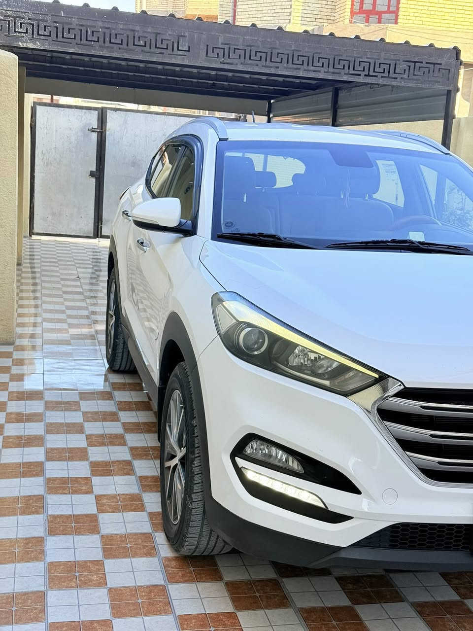 السلام عليكم
توسان 2016 خليجي 
مكفوله كفاله عامه 
رقم بغداد تحويل مباشر 
مكينه 2000 بلاديه مامفتوحه 
ماشيه 145 ألف حقيقي 
سياره جديده محرك كير صدر كله ع وضع الشركه 
السعر 177 بيه مجال بسيط اللاستفسار اتصال ع الرقم *********** 
العنوان الفلوجه
