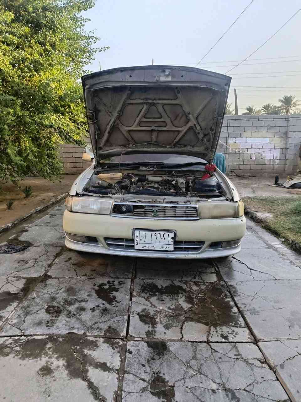 السلام عليكم
كرسته نفخ موديل 93
السياره بيه كص التكمه جهة السايق مثل ماموضح بالسونار.. محرك ونجي كير جديد توني شاده شهرين حداديه اماميه وتايرات الكدام جدد البرنكيتات شحم جدد غرامات.
4 ورقات...السعر 35...  الغرامات ينزل من سعرهه 
مكان السياره شطره رقم الهاتف ***********
