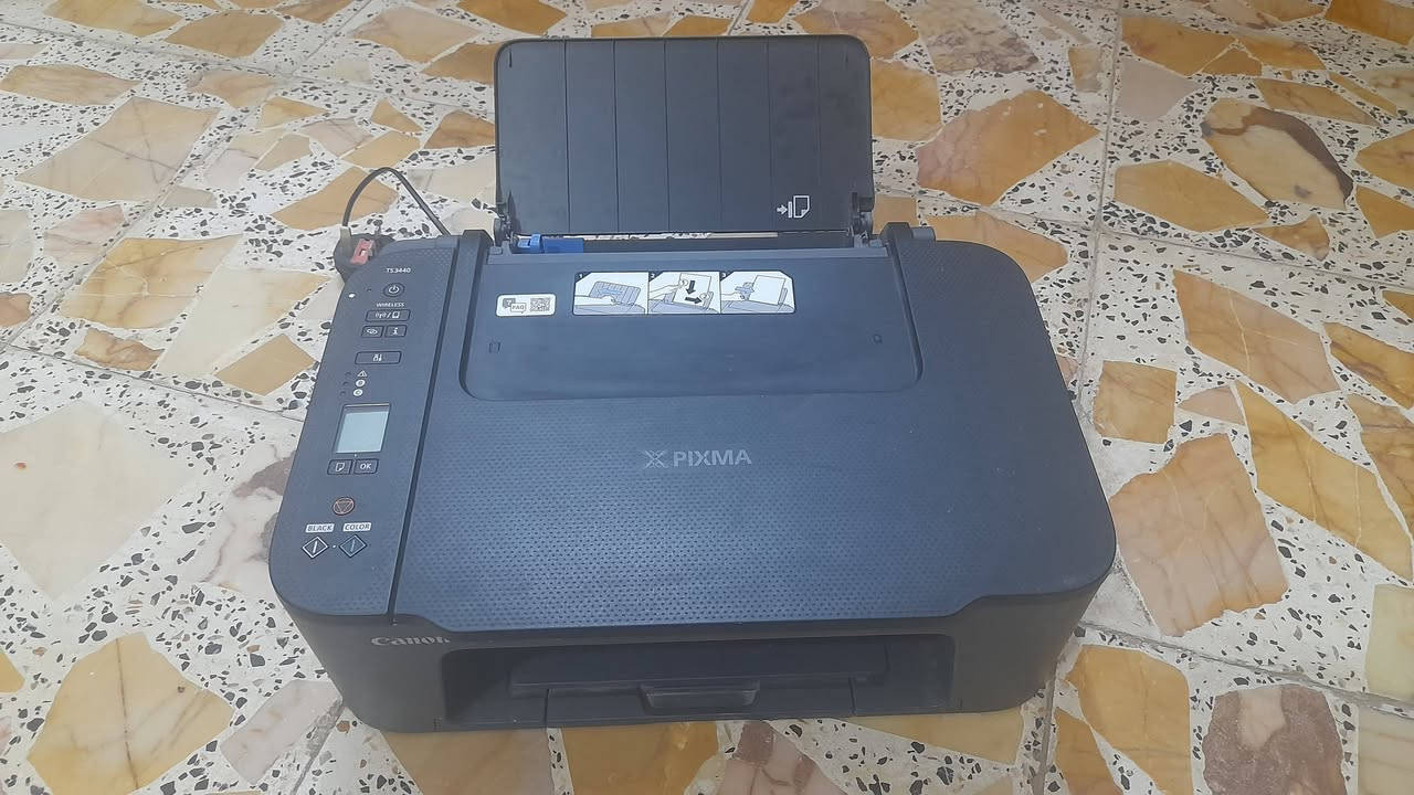 سلام عليكم شباب طابعة الوان نوع كانون (Canon) نضيفة ناقصه بس حبر سعره 95 وبيها مجال قليل للتواصل واتساب فقط ***********
