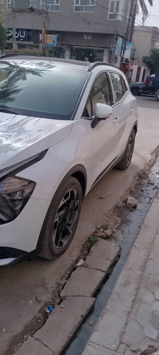 سلام عليكم سبورتنج ٢٠٢٥فول مواصفات مكفوله كفاله عامه ماشيه ١٣ ألف سعره ٢٥٠وبيه مجال للاستفسار اتصل على الرقم ***********بعقوبه شارع المحافظة
