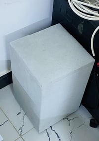 غرفه تركيه للبيع صار ٩ اشهر من اخذتها تتكون من ميز تواليت وكنتور وكومد...