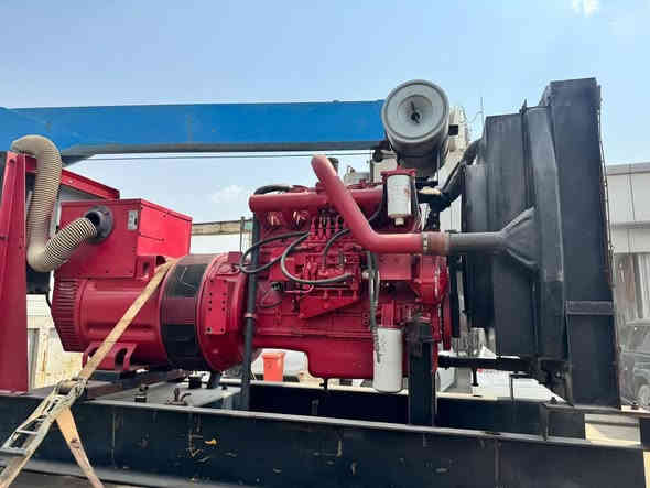 سلام عليكم 
دايو دوزان 3 كوارات 
6 سلندر 220kva
اوربي  شرط لاصرف لابخار 
***********
