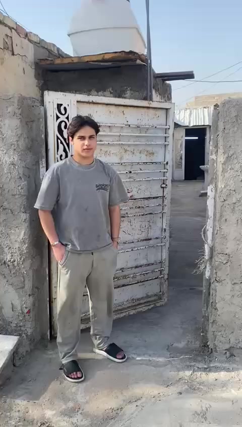 السلام عليكم ورحمه الله
بيت للأيجار 140 متر استقبال + 2 غرف و مطبخ وترك جبير + حديقة وكراج 

العنوان الشعلة قرية عبد الواحد 

الرقم بيه واتساب : ***********
