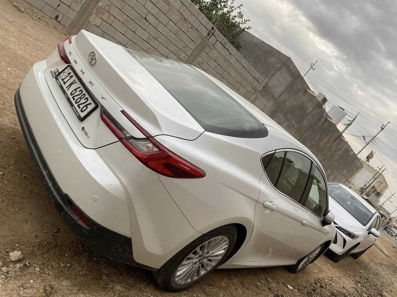 كامري 2025 E Plus وكاله عبداللطيف 
فول مواصفات فتحه وبرده خلفيه 
كفاله عامه مرقمه وكامله بغداد 
رقمها حلو شبه مميز
مقترض وكفيل دكتور هو و والده الكفيل 
للاستفسار الاتصال ع الرقم *********** 
مكان السياره البصرة
