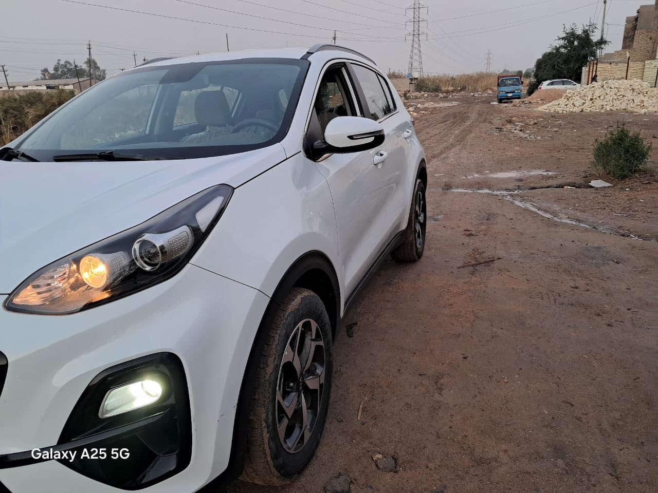 السلام عليكم كيا سبورتج ٢٠١٩ خليجي مكينه ٢٠٠٠ دوش بأسمي تحويل مباشر رقم سنويه جديد سيارة جاهزة مابيها اي نقص حادث باب جاملغ خلفي بي صبغ بدون دواخل وسونار مرفق داخل المنشور السعر ١٧٥ رقم ***********
