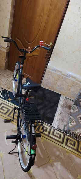 السلام عليكم بايسكل سانتوس موديل 21 إلى البيع معه غراضه المكان قضاء الغراف السعر خاص او واتساب***********
