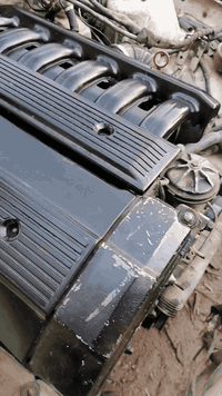 السلام عليكم للبيع تحويره كامله مكينة وكير وضفيره وعقل مليون وبيه مجال قليل
***********
