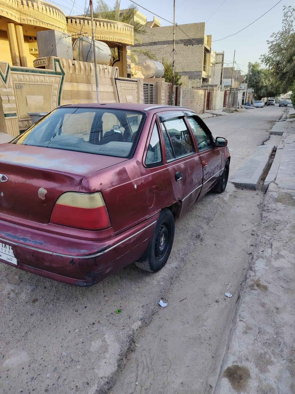 السلام عليكم.
من رخصة الأدمن  سياره للبيع
نوع دايو سلو موديل ١٩٩٤ تحويل  وكاله مترهم  
سيارة بلاديه   كلشي بيها يشتغل  
كهربائيات  كلها شغاله   منظومة تبريد كامله بس تحتاج كمبريسر رقم أنبار   ألماني    تجي وجيك
مكاني فلوجة حي العسكري. السعر ٢٢ ورقه وبيها حك الجيه   
***********
