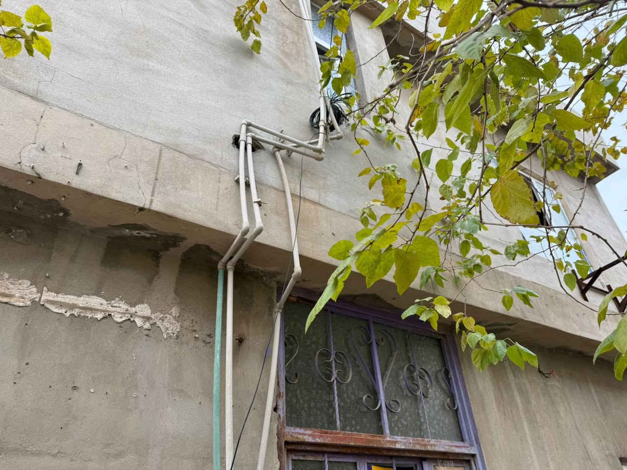 ؜🏠 عروض مكتب البركات 🏠
ـ ـ ـ

🔻 --  للبيع  - -
🔹 المساحة : ٢٠٠ متر. 
……..بسعر جدآ مغري…….
…….علمآ ان الدار يصلح للسكن 
#العنـوان :  كركوك حزيران قرب جامع الرحمن 
#السعر: مراسلة الصفحة او الاتصال بالارقام في نهاية المنشور

ـ ـ ـ
نستقبل جميع العروض للدور السكنية والتجارية والزراعية بكافة مناطق كركوك
للمزيد من المعلومات مراجعة مكتب البركات للعقار
🔸العنوان سايدين شقق الغاز 
أو الاتصال على:
***********
***********
