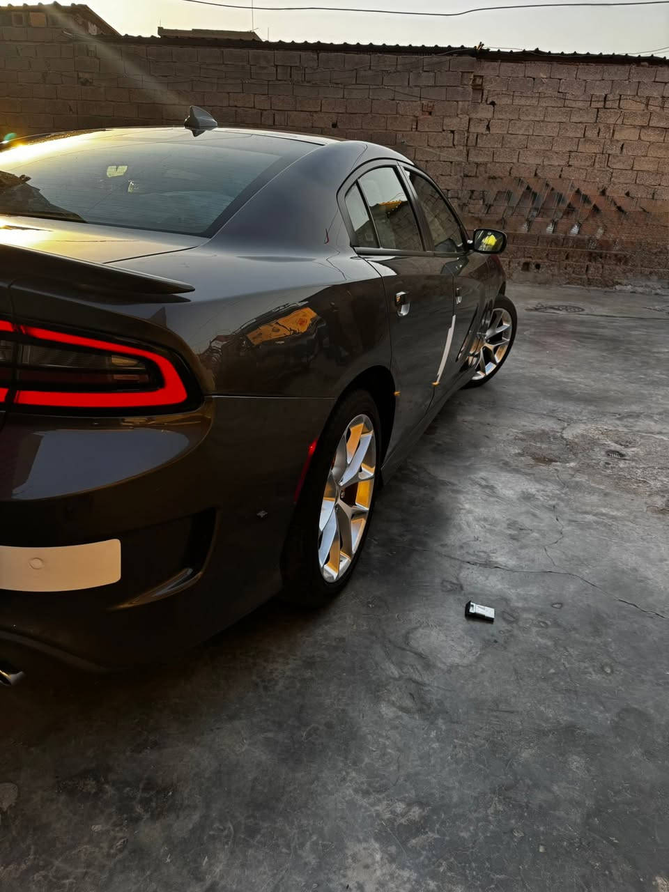 السلام عليكم دوج چارجر gt 2023 اصل النداء الأخير رقم بغداد بأسمي 
مكينة v6 3600
ماشية 37 فقط 
حادثها بنيد مبدل اصلي نفس اللون
للأستفسار والسعر الأتصال او مراسلة واتساب وادز صور الحادث ***********
