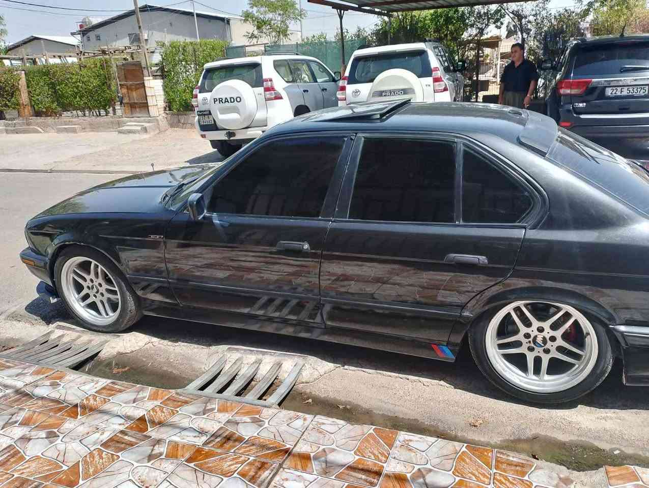 سلام علیک بیئیم BMW مۆدیل 1991 رەقەم دهۆک  مەکینە 525  فول مواسەفات بەس گێر عادی سلایت تەبرید کوشن جلد لایت فانۆس گوێ بەرخ 2 جام کارەبای قوفل مەرکەزی ویل ئێم M کامل دۆسە دەعم و لێدراوی نیە عام کرایتەوە لۆ جوانی تەحویل و وەرگەران و گیر و مەکینە و کامل بە شەرت سەیارەکی زۆر جوانە بەس ماشااللەی دەوێ لە هەولیرم سحری 60 وەرەقە و مەجال ٢٢٠ هەزار غرامەی لەسەرە دەیگەرینمەوە ژ.م 0750.421.61.46 
سیارة بیئیم bmw مودیل 1991 فول  مواصفات بس کیر عادی محرک  525 لون اسود سلاید قفل مرکزی جام کهربائی کوشنات جلد تبرید رقم دهوک سبغ عام للجمالیە بدون دعم بدون ضربة کیر محرک تحویل غرامە کل شرت مکان اربیل سحر٦٠  ورقە بیە مجال٢٢٠ الف غرامە علیە رقم.م.46_61_421_0750 أربيل, العراق
