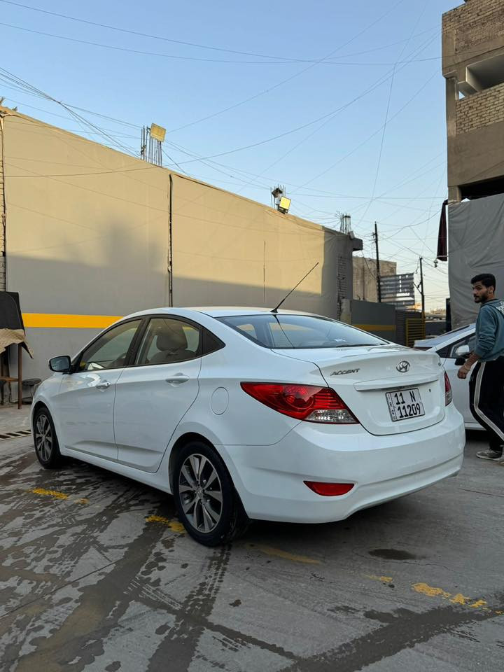 السلام عليكم
اكسنت موديل 2015 خليجي مكينة 1600 دبل قطرة 
بيهة بارد جداً بسيط بالجاملغ الامامي

السيارة فول مواصفات 

السعر 107 وبيهة مجال 

استفسار 📞 ‭0771 631 3141‬

العنوان📍زيونة تقاطع ملعب الشعب خلف محطة وقود المثنى 

معرض الليث لتجارة السيارات
