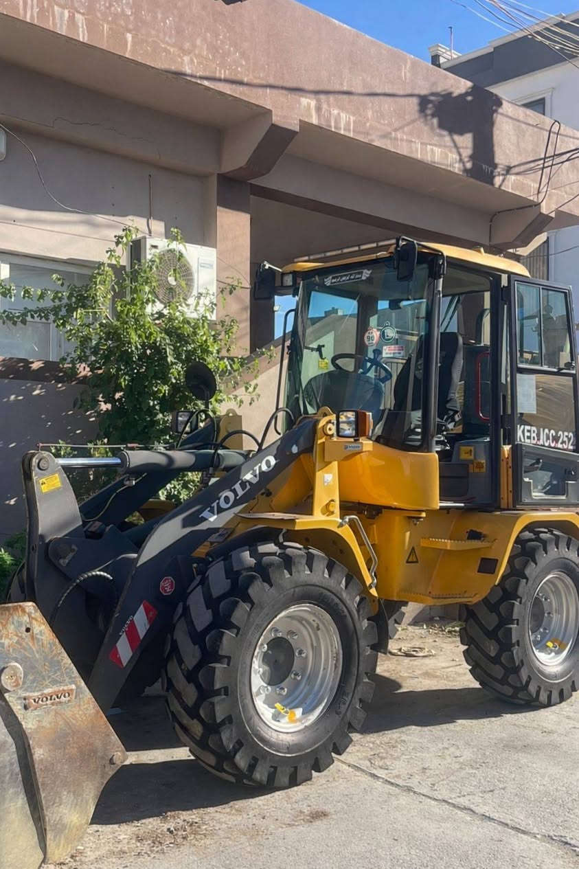 فالفو ایل سي ۲۰۱۳بدون صبغ دخول جدید فول مواصفات تخم تایر جدید للبیع مکان سلیمانیە ***********
