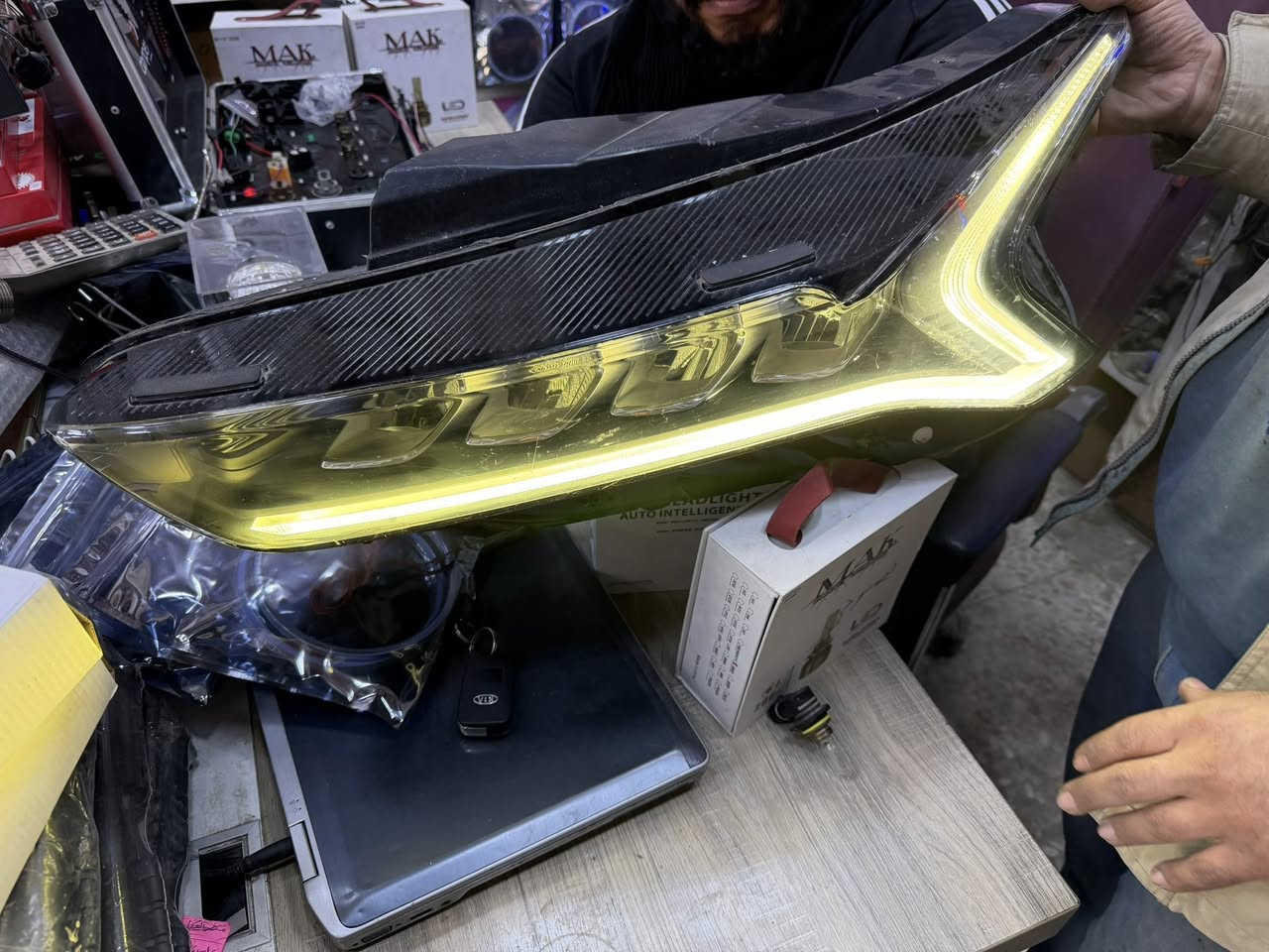 لايت كي فايف اربع عدسات وليد ابيض نضيف كلش السعر 175 وبي مجال متوفر توصيل ***********
