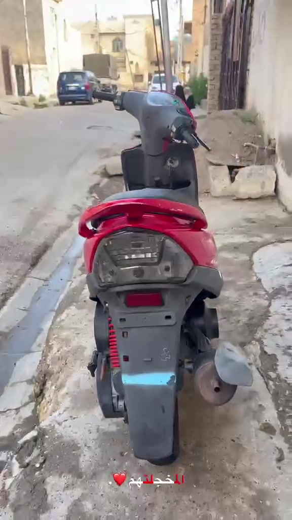 سلام عليكم دراجه ماكس عدله للبيع كلها بلاديه ختم واحد ويه المكينه دراجه بلاديه مابيه اي نقص مكينه 49 ما مفتوحه مكاني بعقوبه الرقم ***********
