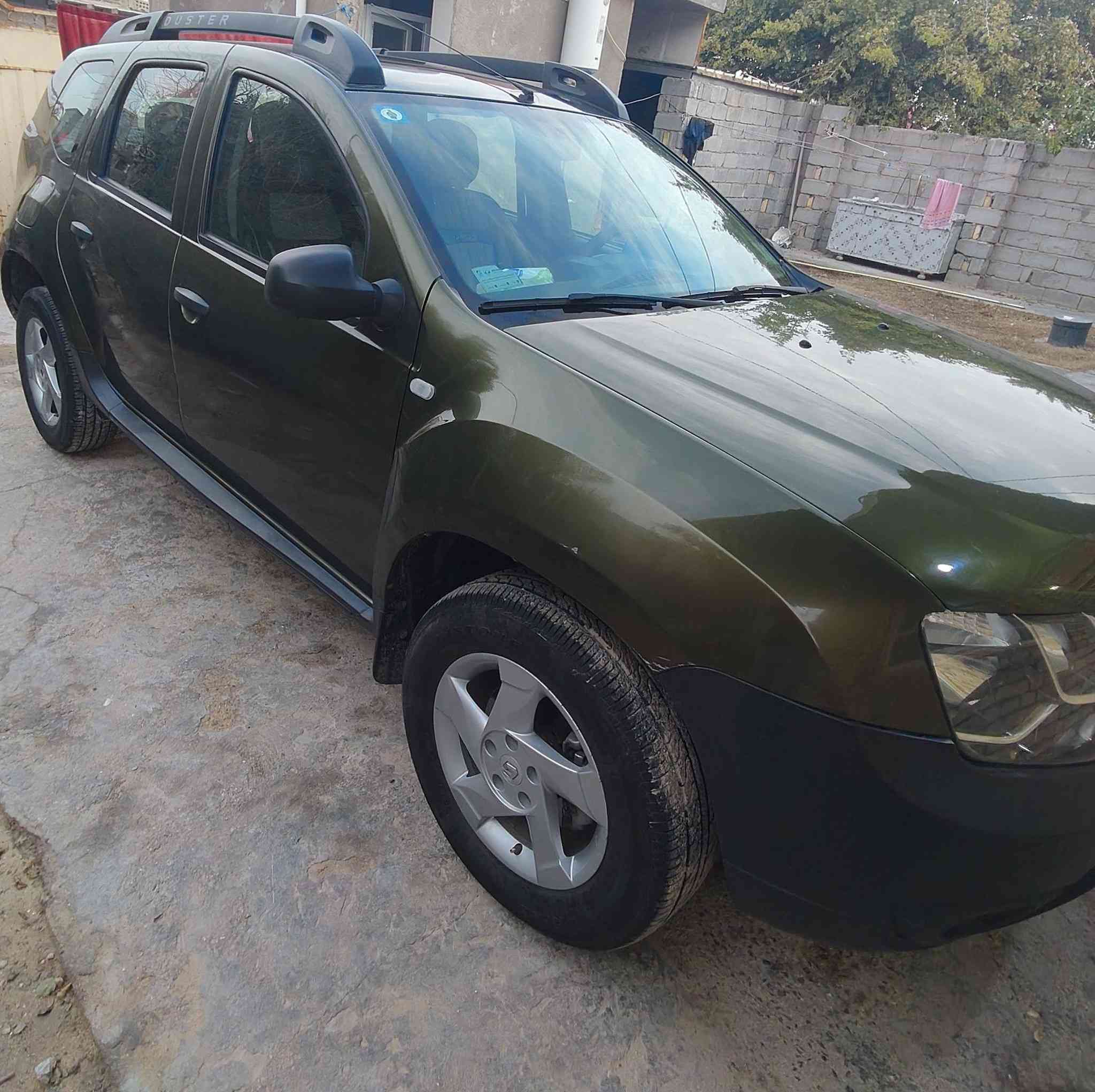 رينو داستر 2018 مكفولة كفالة عامة  السيارة على وضع الشركة عدا بارد قليل جدا موضح بالسونار المرفق بالصور السيارة على ايد وحدة من هيه زيرو ماشية 99 محرك 2000 المرغوب گير (at)  المرغوب اوتوماتيك ويتحول عادي السيارة معروفة بقوتهه ورزانتهه وعطلات ماكو تنسى الحي الصناعي المواصفات شاشة اندرويد  وابل كار بلي كامرة دوارة تحكم ستيرن مثبت سرعة مانع انزلاق  السيارة مال جناي داخلة سيرفس كامل جاهزة من كل شي..رقم كربلاء‎ الدولي بسمي حرة تحويل مباشر هزة جديدة السعر  95 وبيهه مجال قليل حگ الجية  مكان السيارة كربلاء ***********
