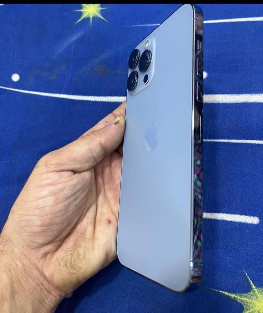 من رخصت صاحب الصوره سلام  عليكم اخوان آيفون 13برو ماكس فول للبيع  
البطاريه 83
ألون بحري
الجهاز ما مفتوح 
مساحه التخزين 256
والجهاز الله شاهد بعد جديد 
بس ما وياه كارتون بس شاحنه ويا 
 سعر الجهاز 725وبي مجال قليل رقم الجهاز ***********
