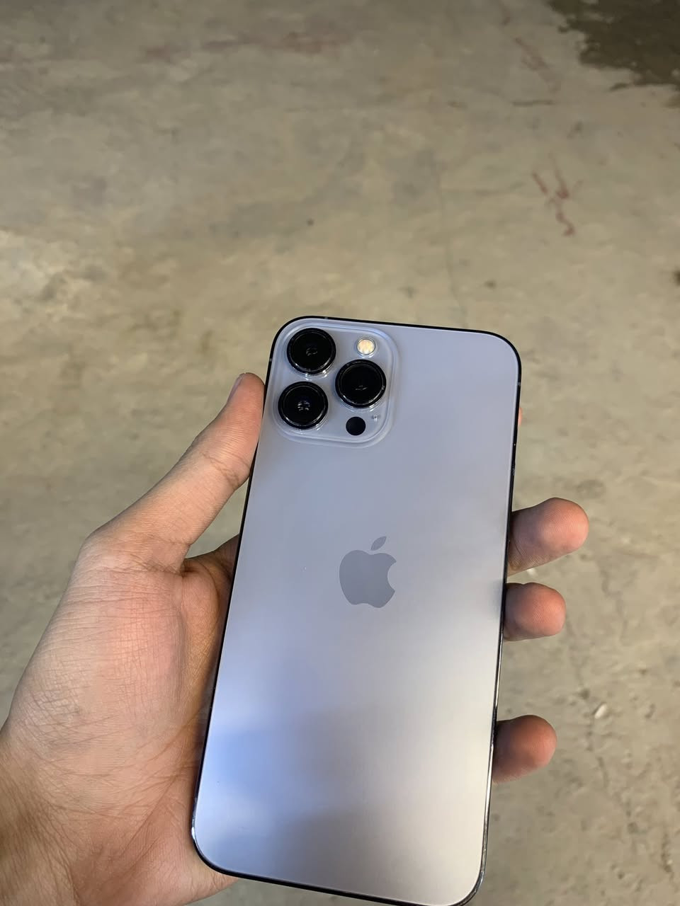 جهاز ايفون 13 برو ماكس ذاكره 128 بطاريه 88 جهاز جديد مبدل فقط شاشه اصليه وكاله مكفول من كلشي فقط شاشه مبدله وكاله السعر 530 وبي مجال رقمي  مكاني حله مركز***********
