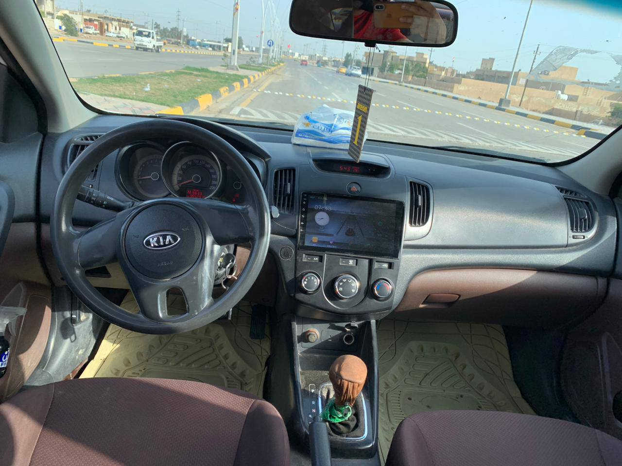 سلام عليكم سيراتو موديل 2012 رقم أربيل تحويل مباشر أو وكاله بيه قطعتين ونص صبغ فقط السعر 88 بيع مستعجل مكان واسط العزيزيه
***********
