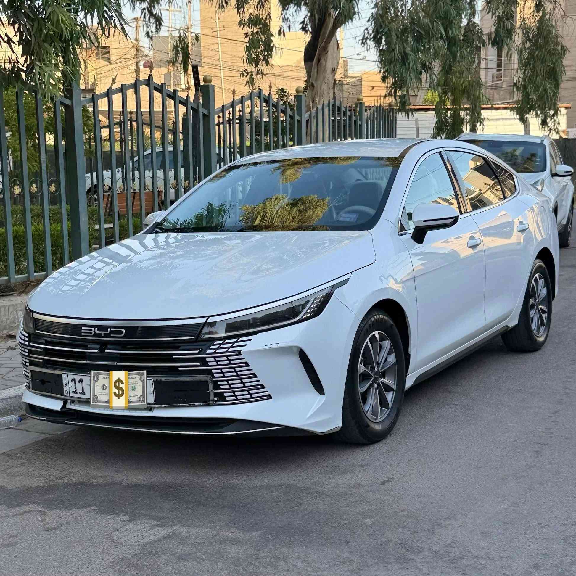 مراوس فقط !!!
بي واي دي دستروير 2025 رقم بغداد تحويل مباشر 
على ايدي منزله من الزيرو و حالياً ماشيه ٥ الف فقط
صار عندي ضربه الله يچفيكم الشر بلجامرلغ الامامي الايسر وتبدل و نص باب صبغ للعلم بدون دواخل ضربه خفيفه عده هاي السياره مكفوله وجديده بمعنى الكلمه بيه إضافات و كامله ملحقات بدون نقص رايده مراوس ويفضل سياره هايبرد مكاني السيديه شارع الصناعة ***********
