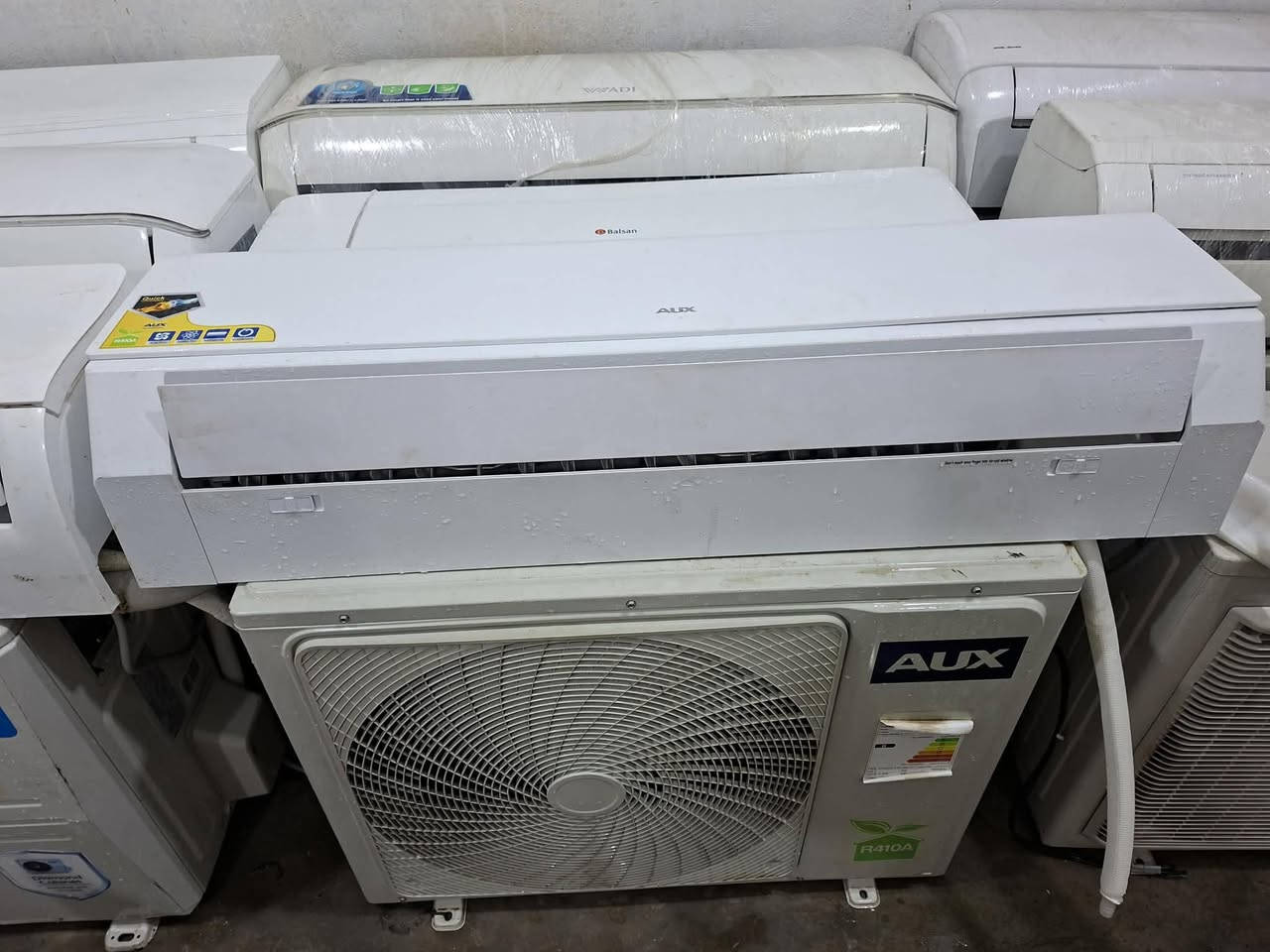 السلام عليكم سبلت البيع 2طن اوكس غاز 410 مشتغل شهر واحد السعر 550وبي مجال شراي يتصل ***********
