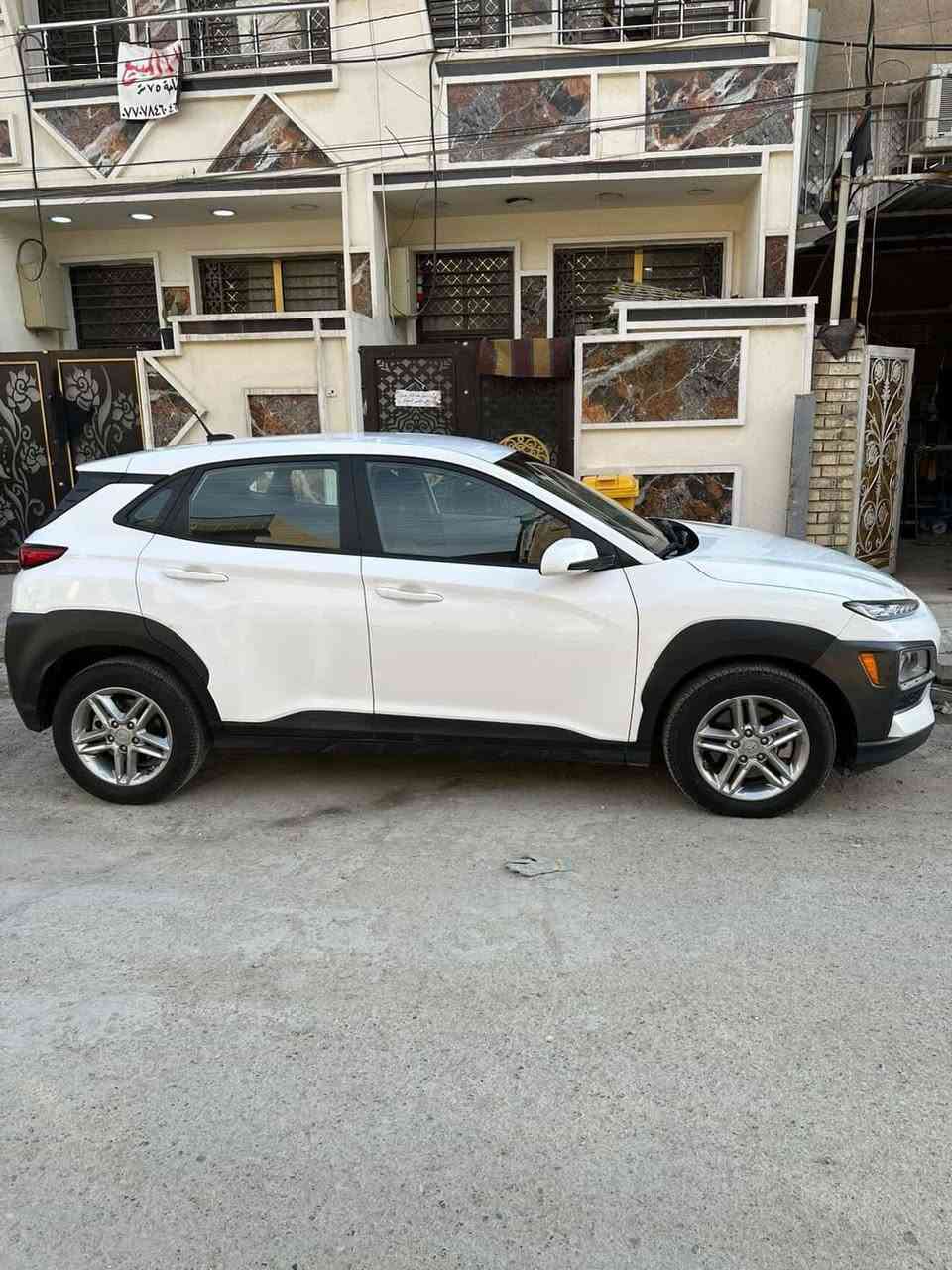 كونا موديل 2021
سويج
شاشه جبيره وشاشه اعطال 
كامره خلفيه 360
كار بلي تحكمات ستين جهتين 
مانع انزلاق 
تحديد مسار 
ويل كب رقم بغداد 
رادار امامي 
داخل مخمل لونين رصاصي واسود 
حادثه جاملغ وبنيد مبدلات وشويه مرشوش الجاملغ الثاني 
وشويه تعمير بخشم الشاصي مكانها الامين او شارع الربيعي ‭0770 775 5194‬
