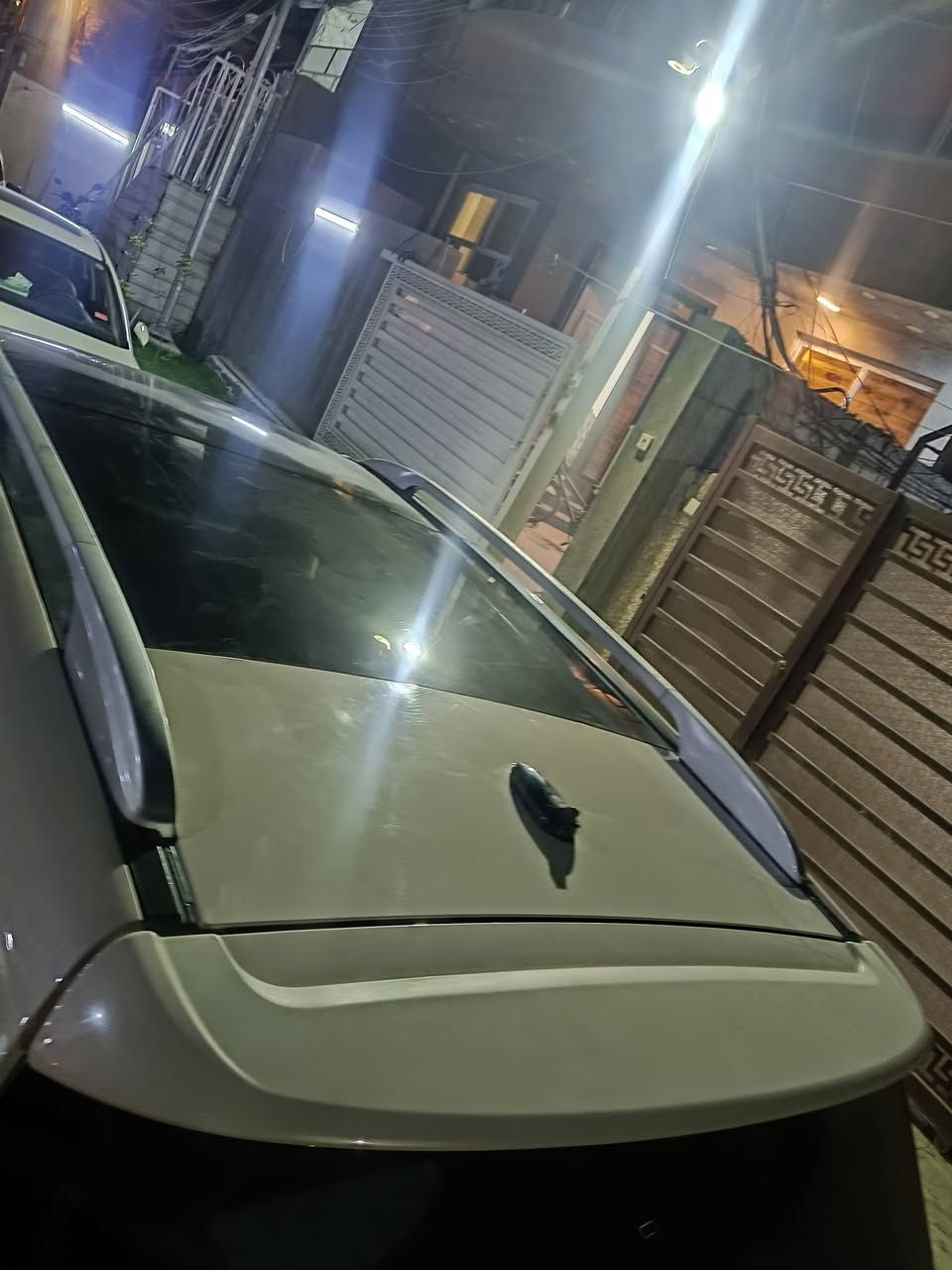 سلام عليكم سورنتو موديل 2013 لون حليبي 6 سلندر خليجي بصمه بنرامه 7 راكب كلش حلوة ونضيفه رقم انكليزي جديد مصارله شهر ابسمي سنويه جديده بيها فقط صدر وتعديلات كلش بصيطه مثل سجه بنرامه وصدر معروضه 146 وما اتعبك بيها شي بصيط
***********
