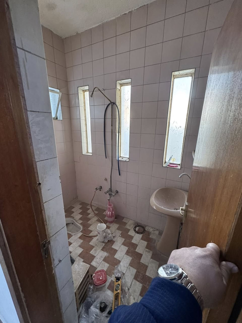 #للايجار__________في__________السيدية
بيت ٣٠٠ متر نظيف يحتوي على ٤ غرف نوم و صالة و استقبال

و مطبخ وخدمات عدد ٤ و كراج و حديقة

للأستفسار آكثر الأتصال على الرقم 

***********

او زيارة المكتب الكائن في منطقة السيدية 

شارع جامع الأقصى مقابل لحوم جويلي 

مكتب المصطفى للاستثمار و التطوير العقاري
