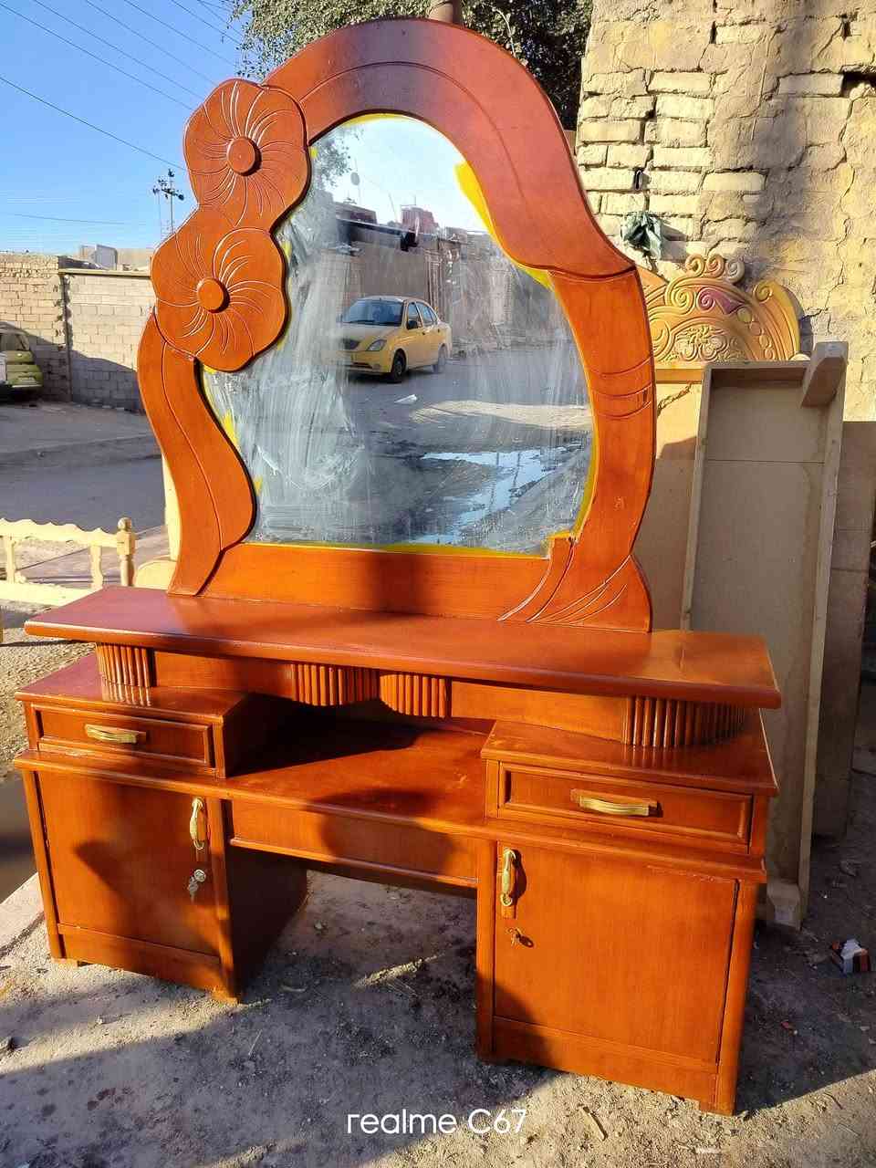 اغراض مستعمله منزليه للبيع وباسعار مناسبه للتواصل العماره حي النداء///***********
